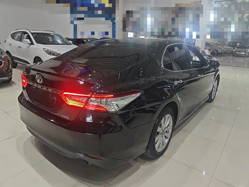 Toyota Camry — миниатюра 7