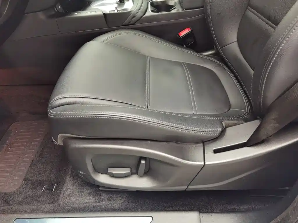 Jaguar E-PACE — миниатюра 20
