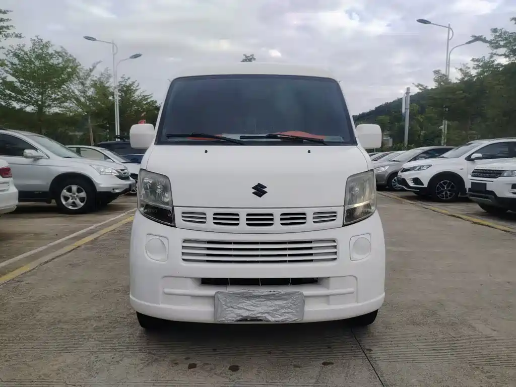 Suzuki Landi 2011