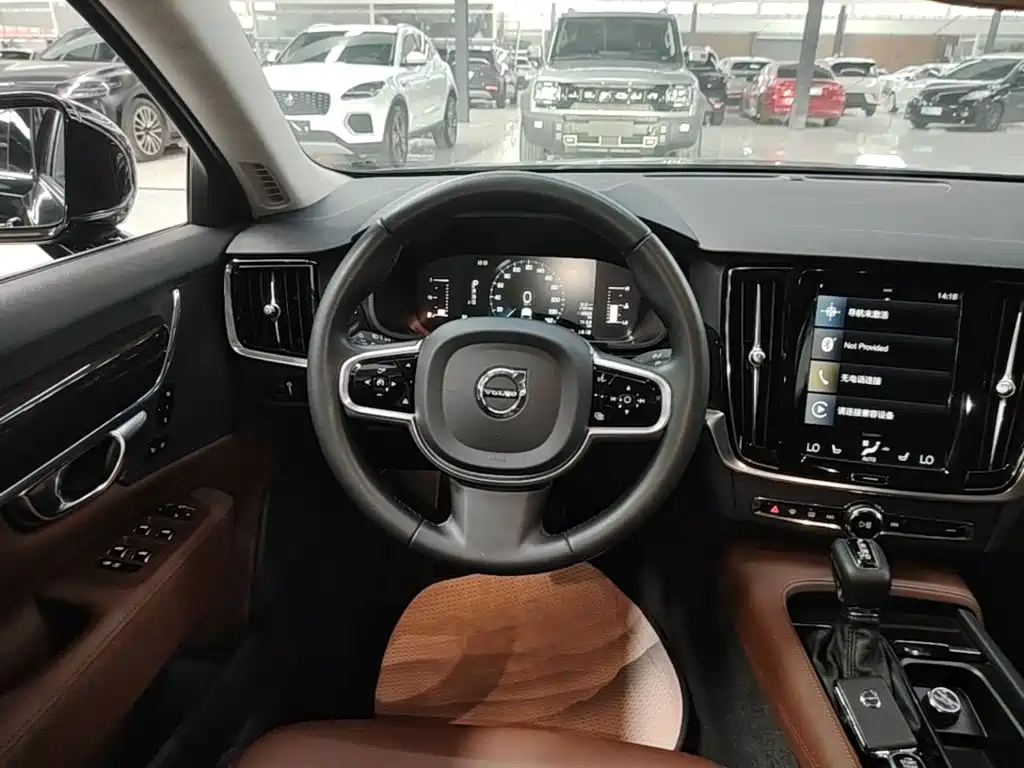 Volvo S90 — миниатюра 11