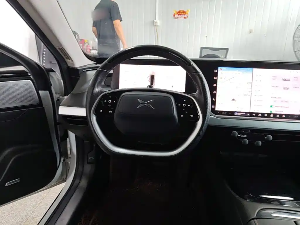 XPeng P7 — миниатюра 11