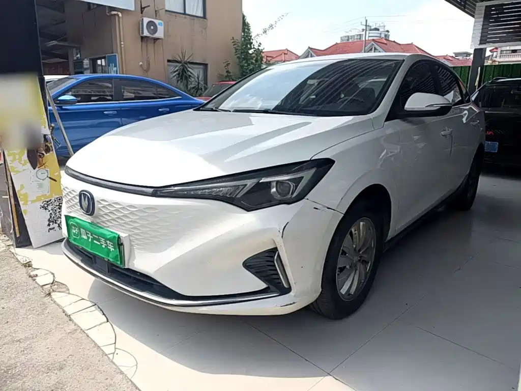 Changan Eado New Energy — миниатюра 2