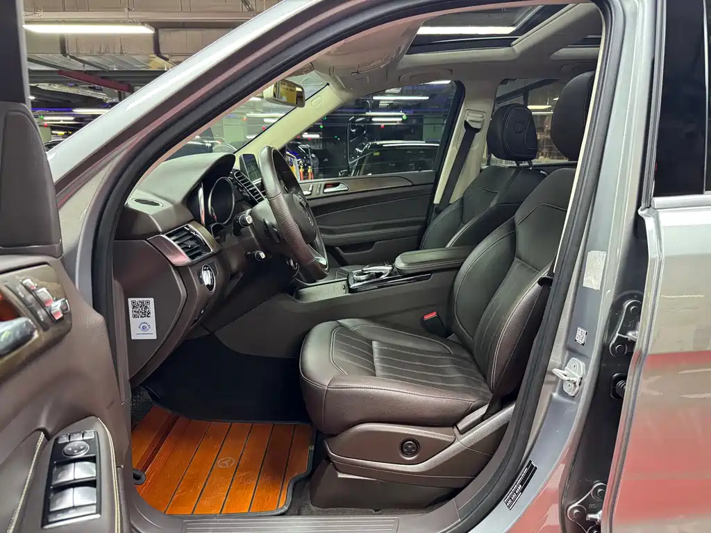 Mercedes-Benz GLE (Import) — миниатюра 14