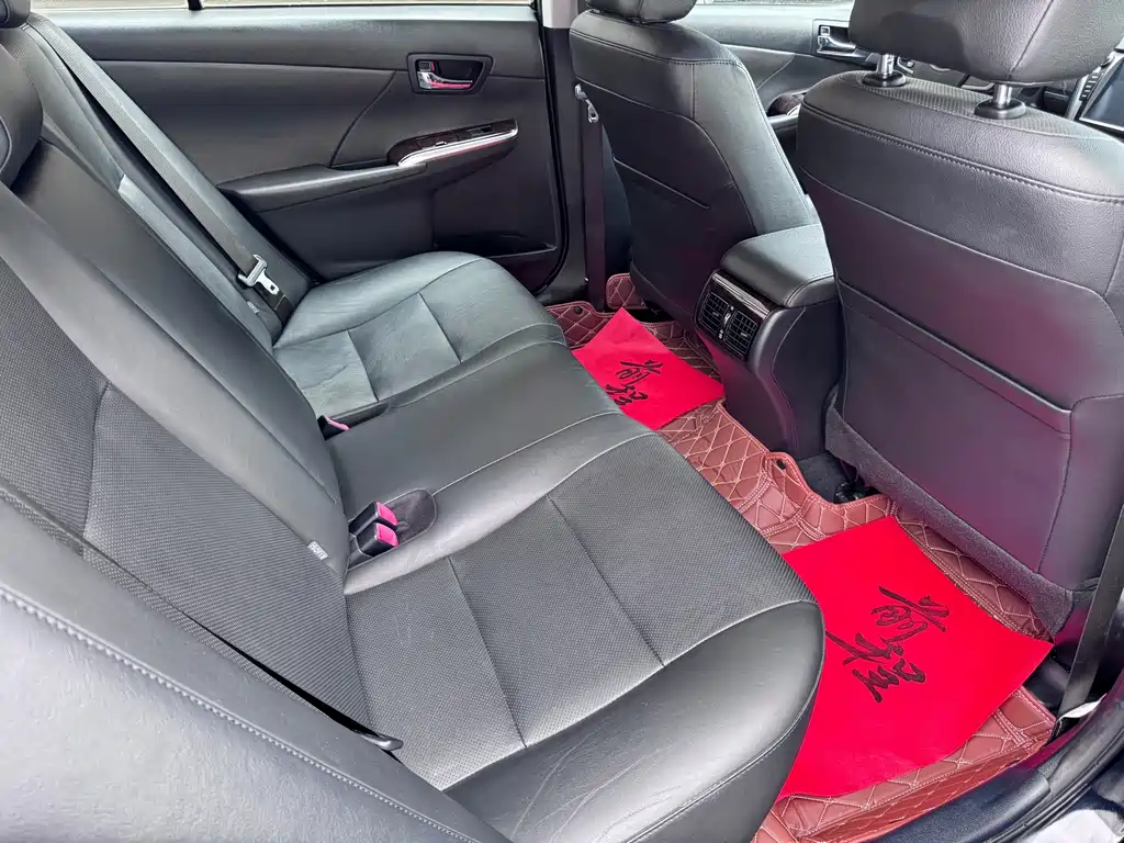 Toyota Camry — миниатюра 14