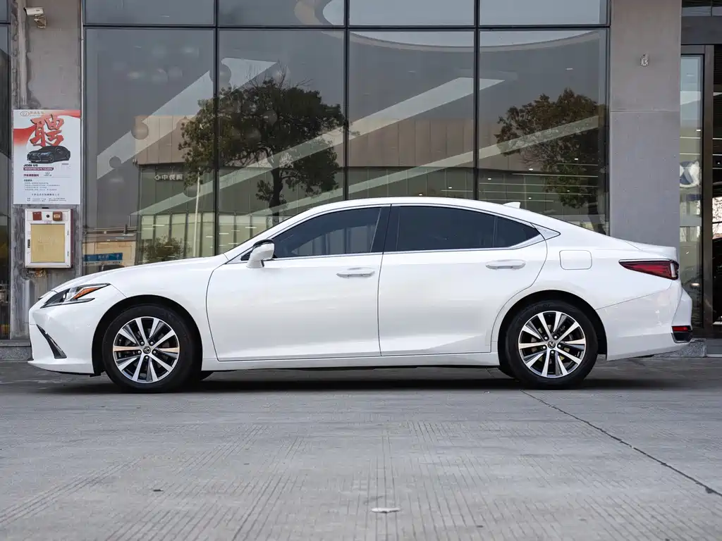 Lexus ES — миниатюра 4