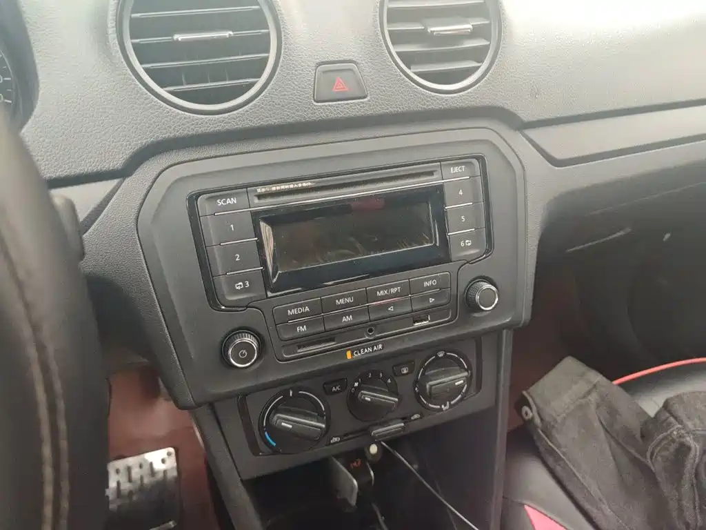 Volkswagen Jetta — миниатюра 9
