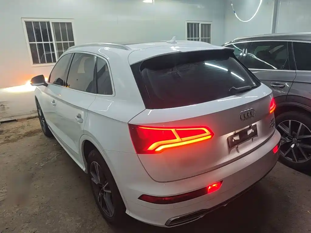 Audi Q5L — миниатюра 5
