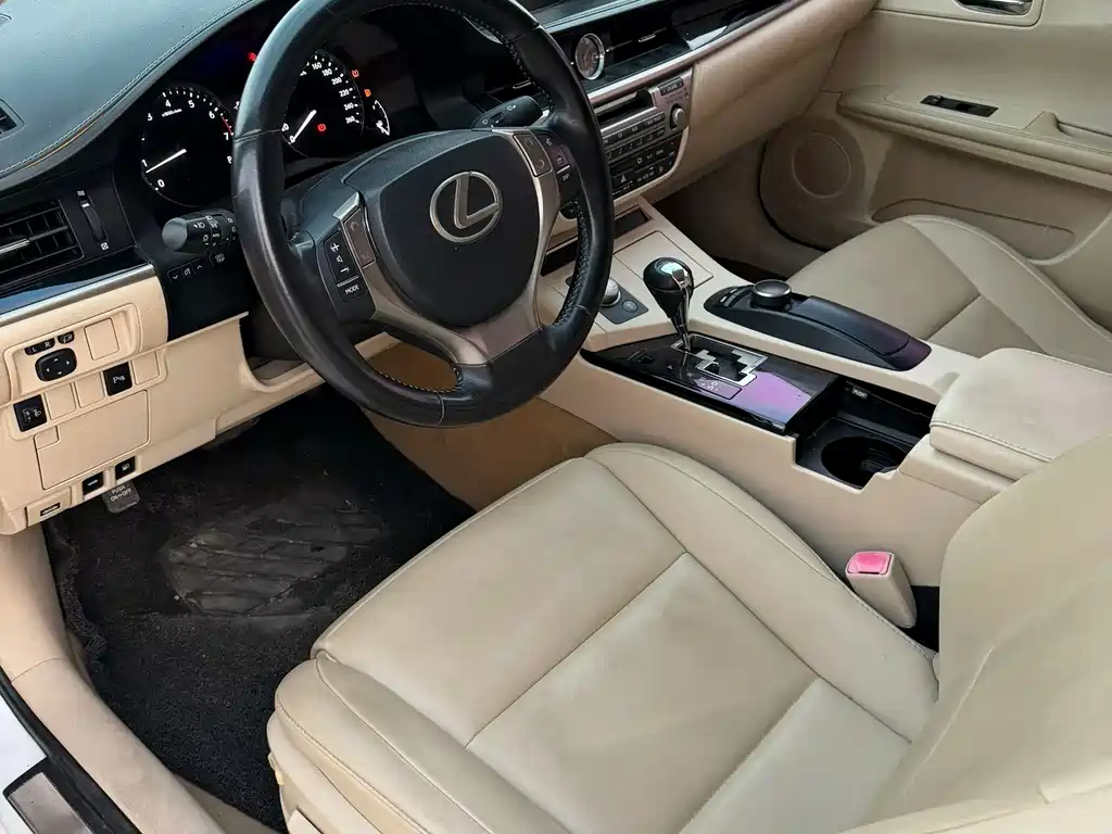 Lexus ES — миниатюра 8