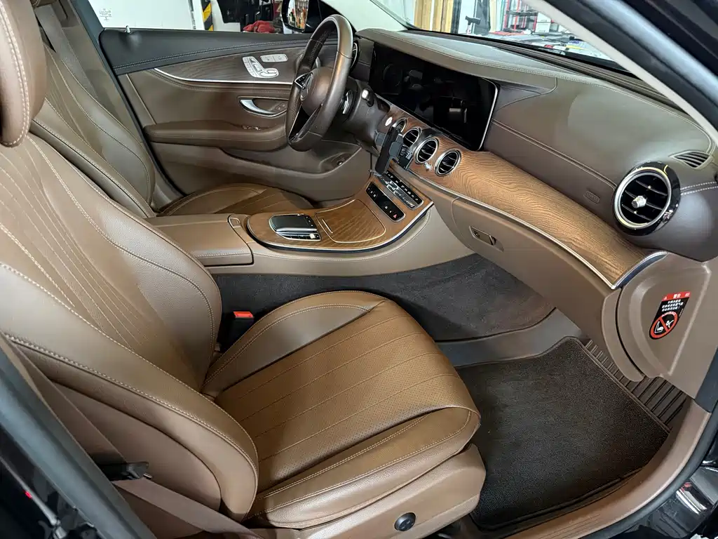 Mercedes-Benz E-Class — миниатюра 10