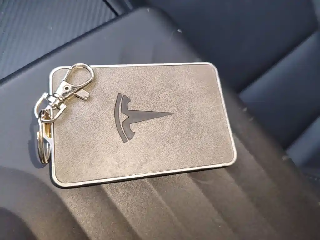 Tesla Model Y L — миниатюра 9