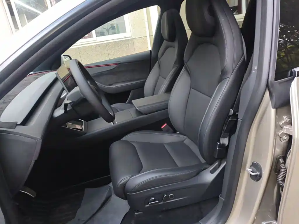 Tesla Model Y L — миниатюра 15