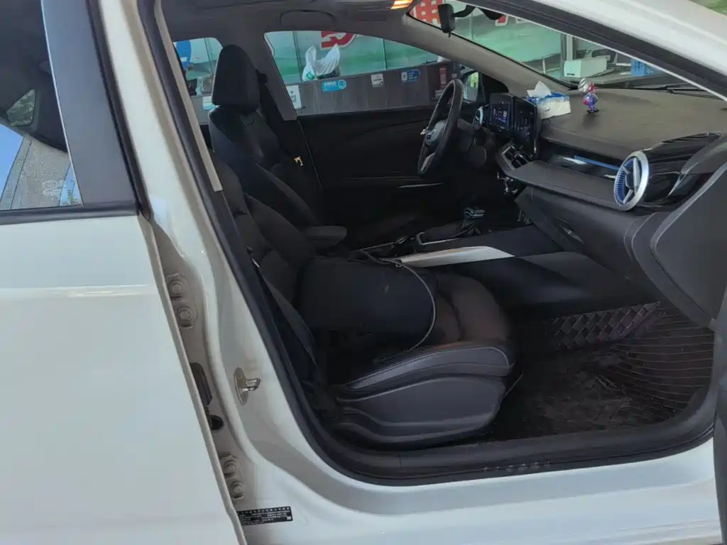 Chevrolet Monza — миниатюра 25