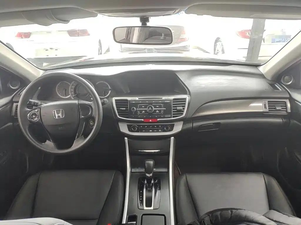 Honda Accord — миниатюра 10
