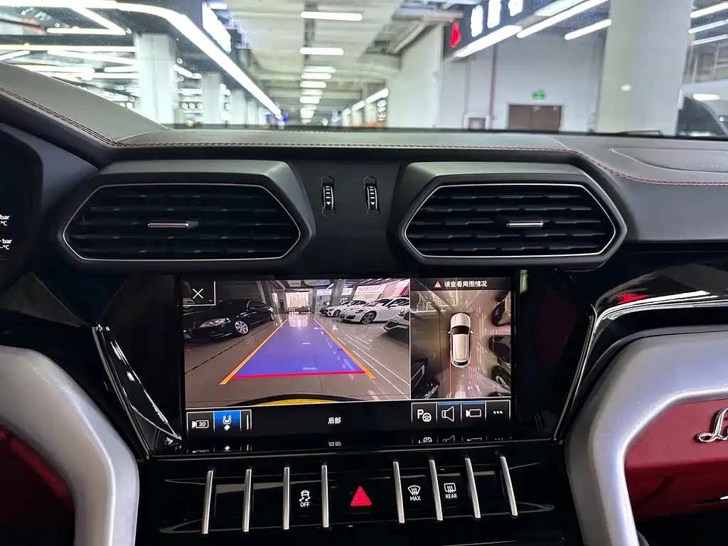 Lamborghini Urus — миниатюра 12