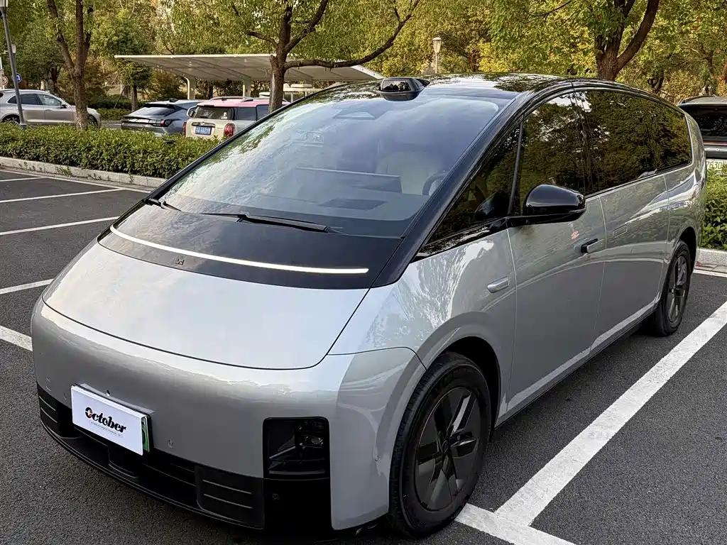 Li Auto Li MEGA — миниатюра 2