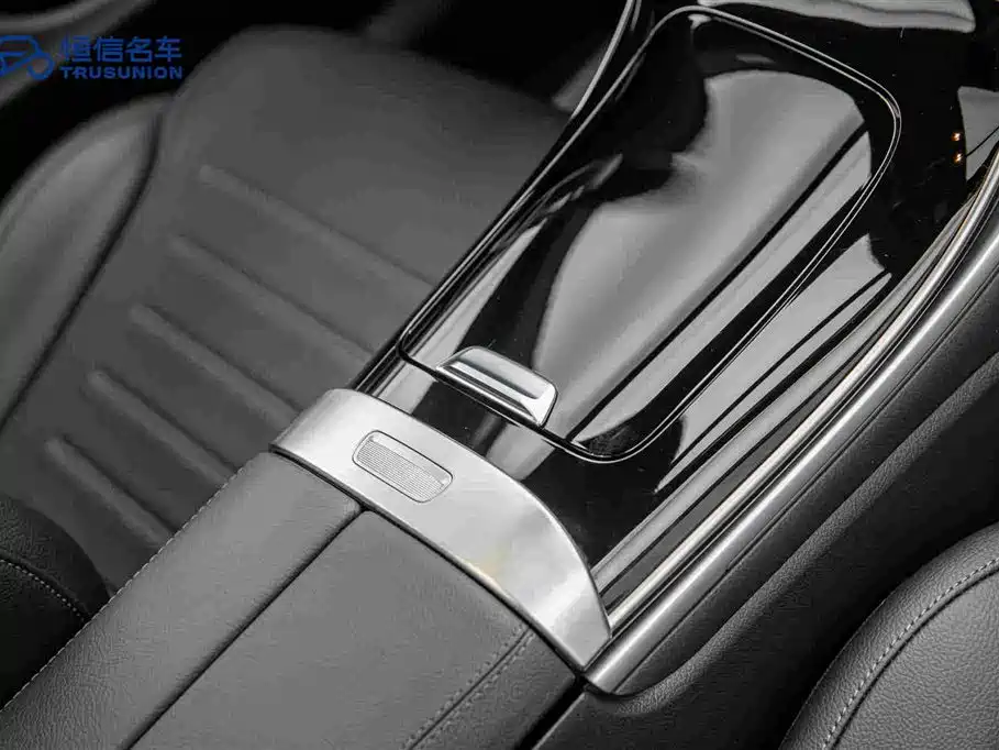 Mercedes-Benz C-Class — миниатюра 19