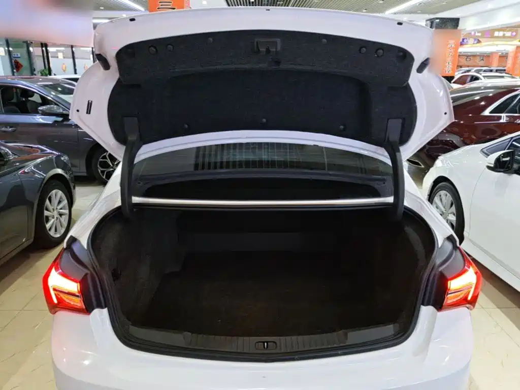 Buick Verano — миниатюра 19