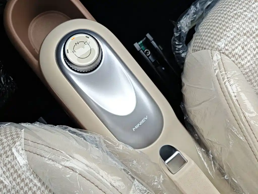 Wuling MINIEV — миниатюра 14