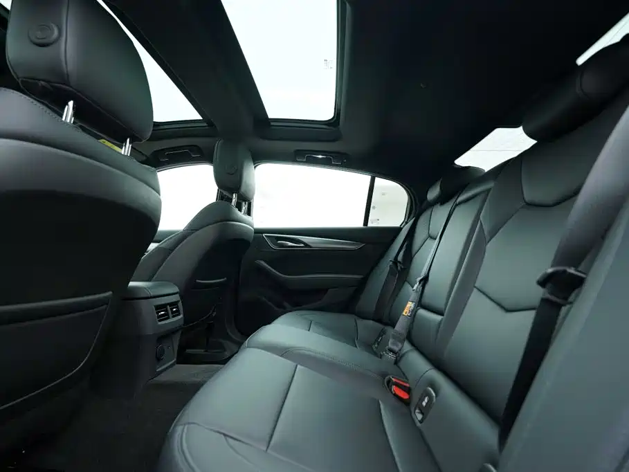 Cadillac CT5 — миниатюра 19