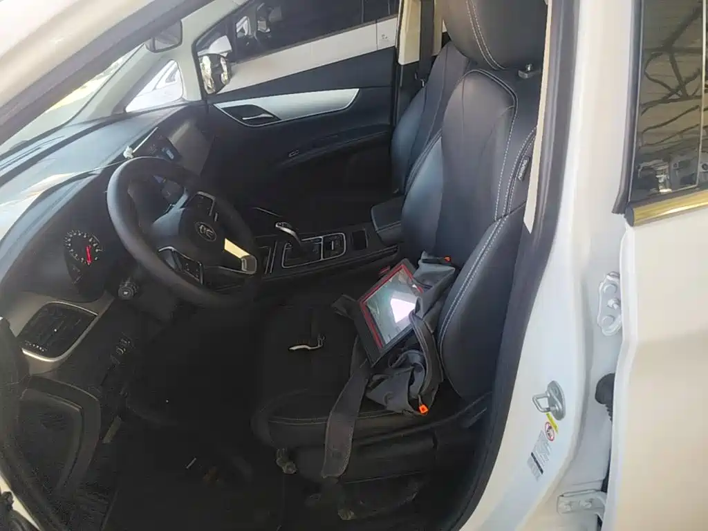 BYD MAX — миниатюра 15