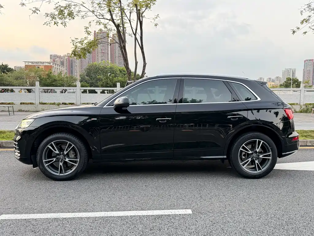 Audi Q5L — миниатюра 4