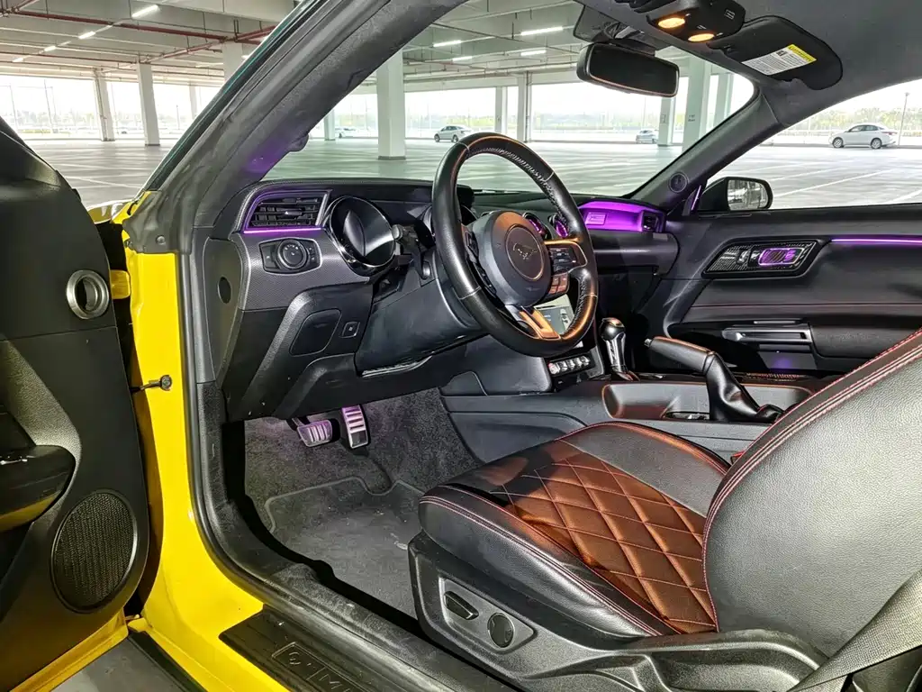 Ford Mustang — миниатюра 5