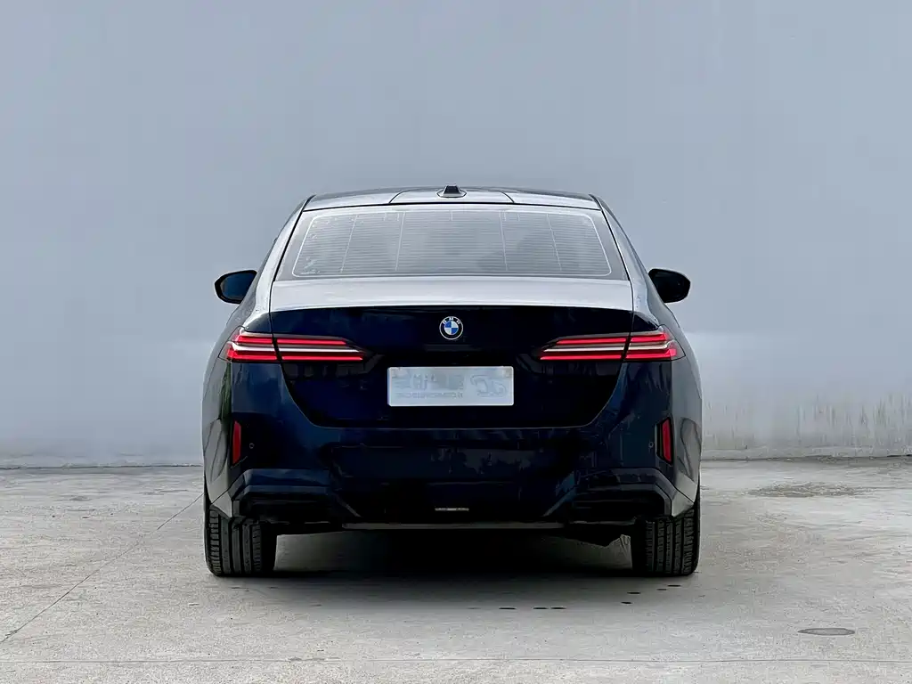 BMW 5 Series — миниатюра 3