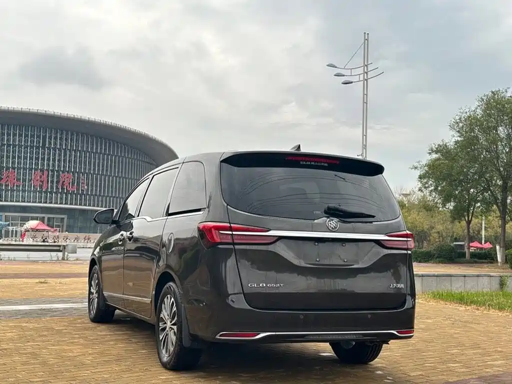 Buick GL8 — миниатюра 6