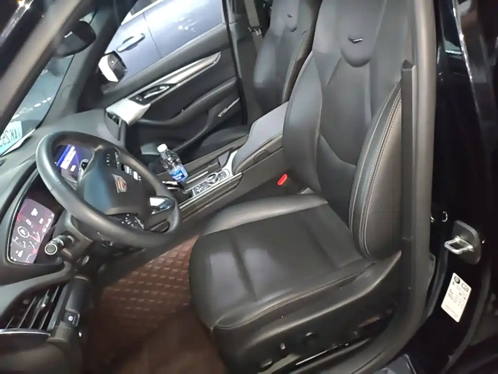Cadillac CT5 — миниатюра 15