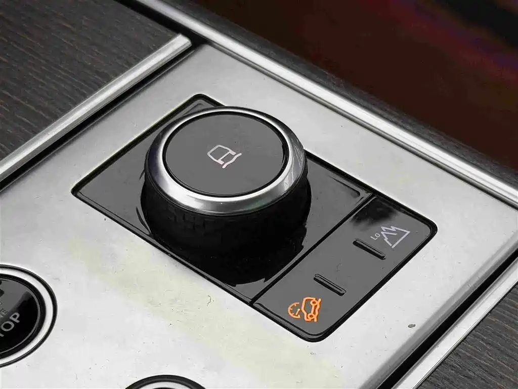 Land Rover Range Rover — миниатюра 18