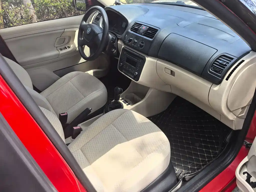 Skoda Fabia — миниатюра 10