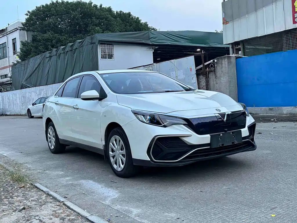 Venucia D60 EV — миниатюра 3