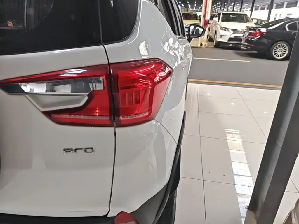 BYD Yuan Pro — миниатюра 8