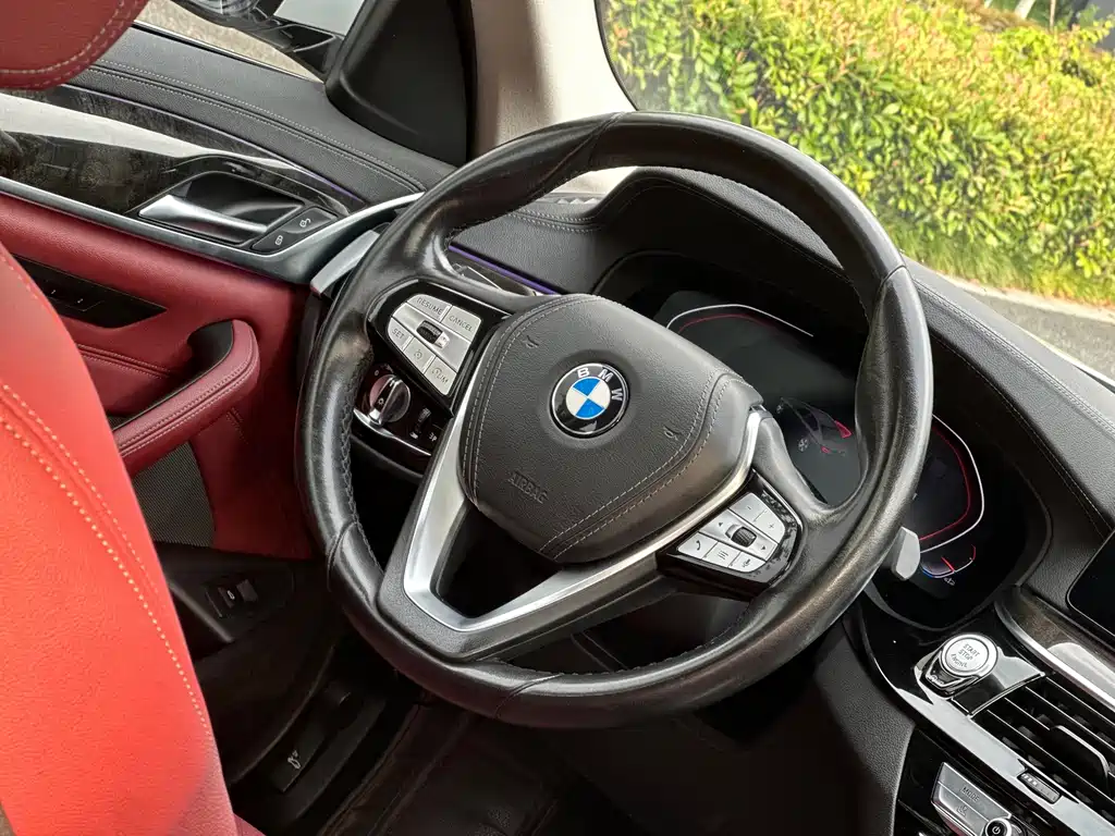 BMW 5 Series — миниатюра 14