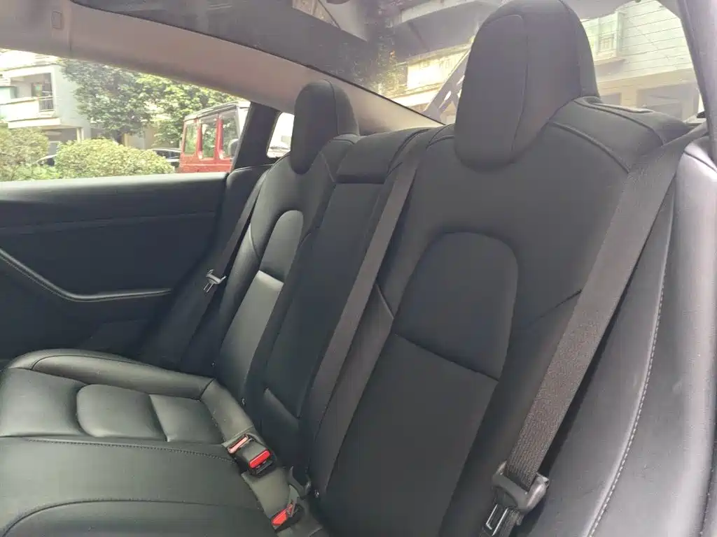 Tesla Model 3 — миниатюра 14