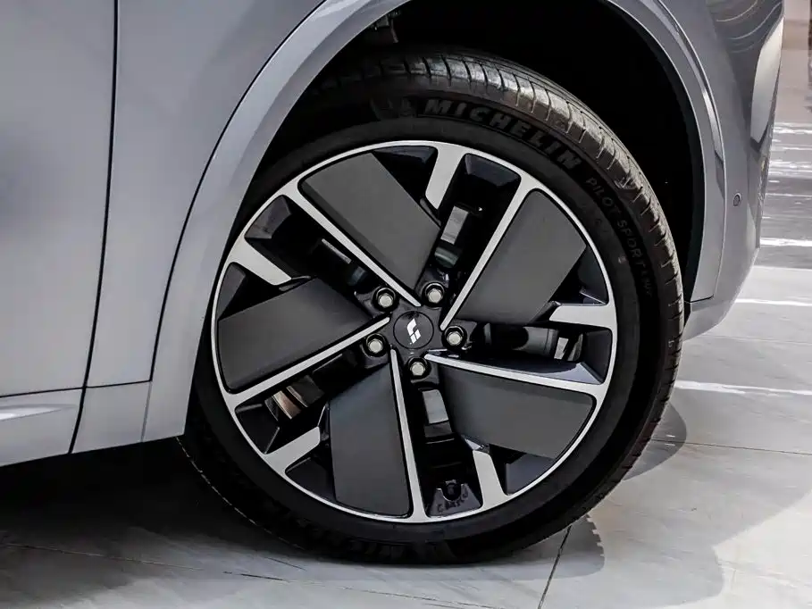 Li Auto Li L8 — миниатюра 36