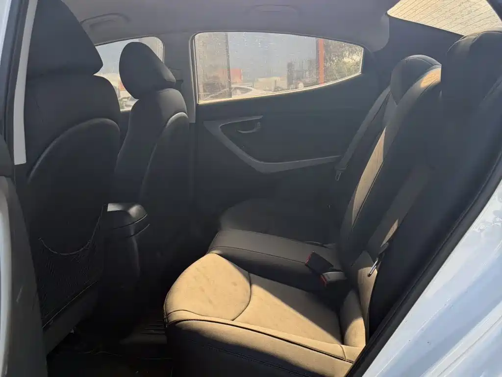 Hyundai Elantra Langdong — миниатюра 4