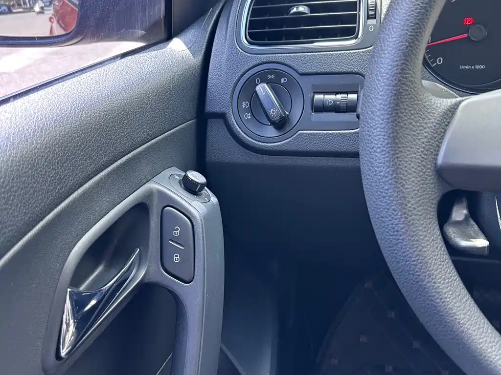 Volkswagen Polo — миниатюра 7