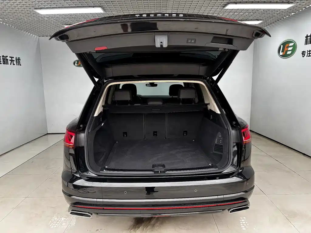 Volkswagen Touareg — миниатюра 28