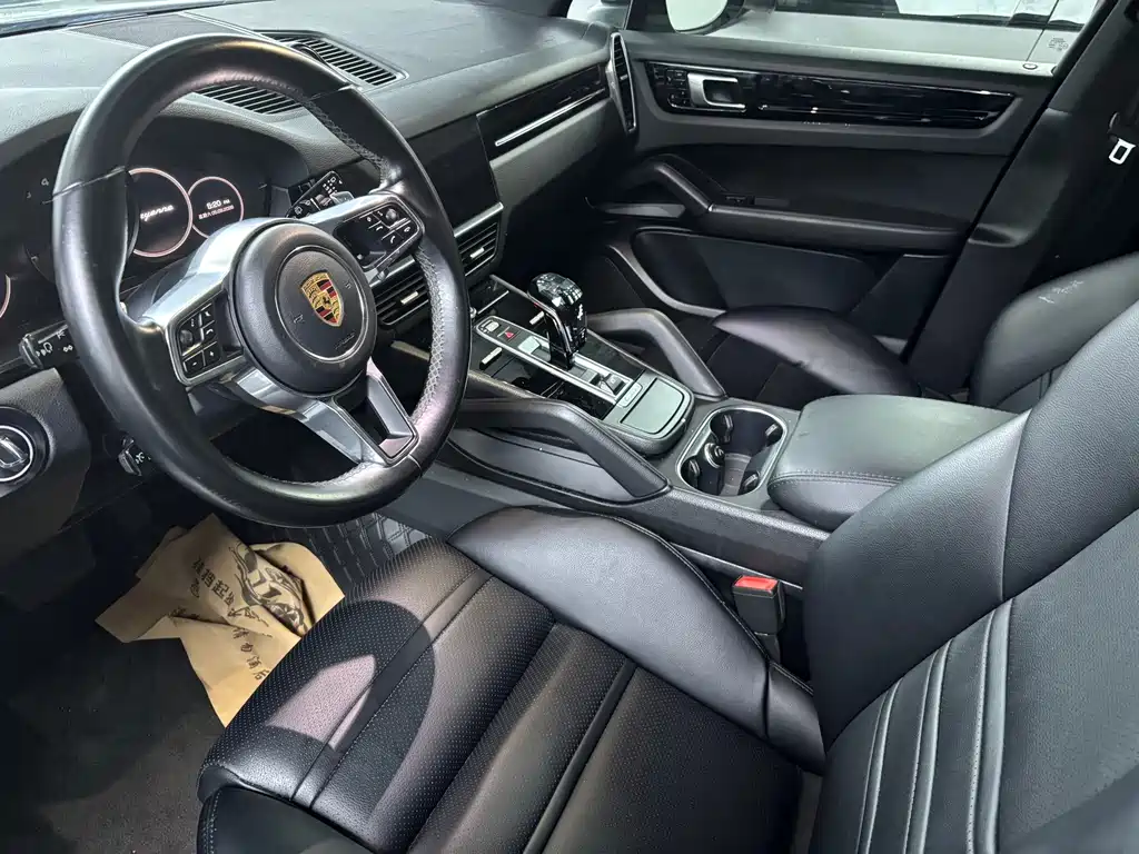 Porsche Cayenne — миниатюра 6