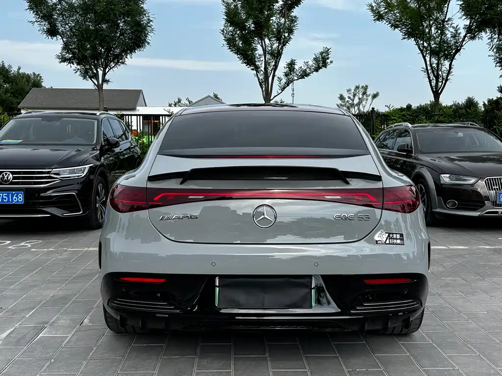 Mercedes-Benz EQE AMG — миниатюра 12