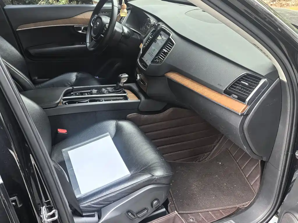 Volvo XC90 2019 T6 7 мест V