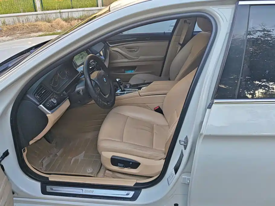 BMW 5 Series — миниатюра 9