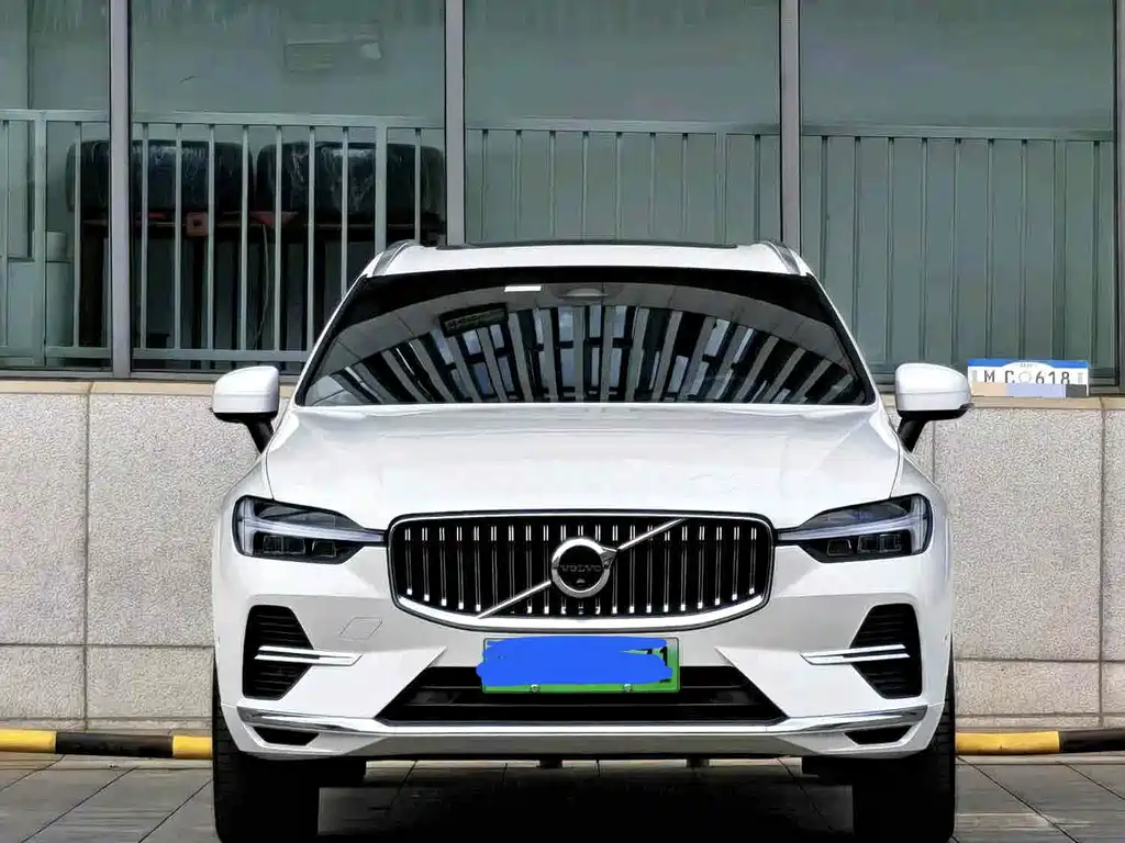 Volvo XC60 PHEV — миниатюра 2