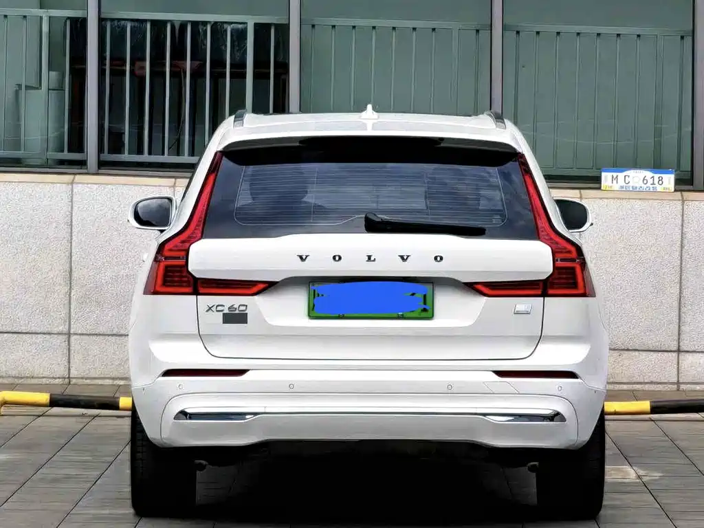 Volvo XC60 PHEV — миниатюра 6