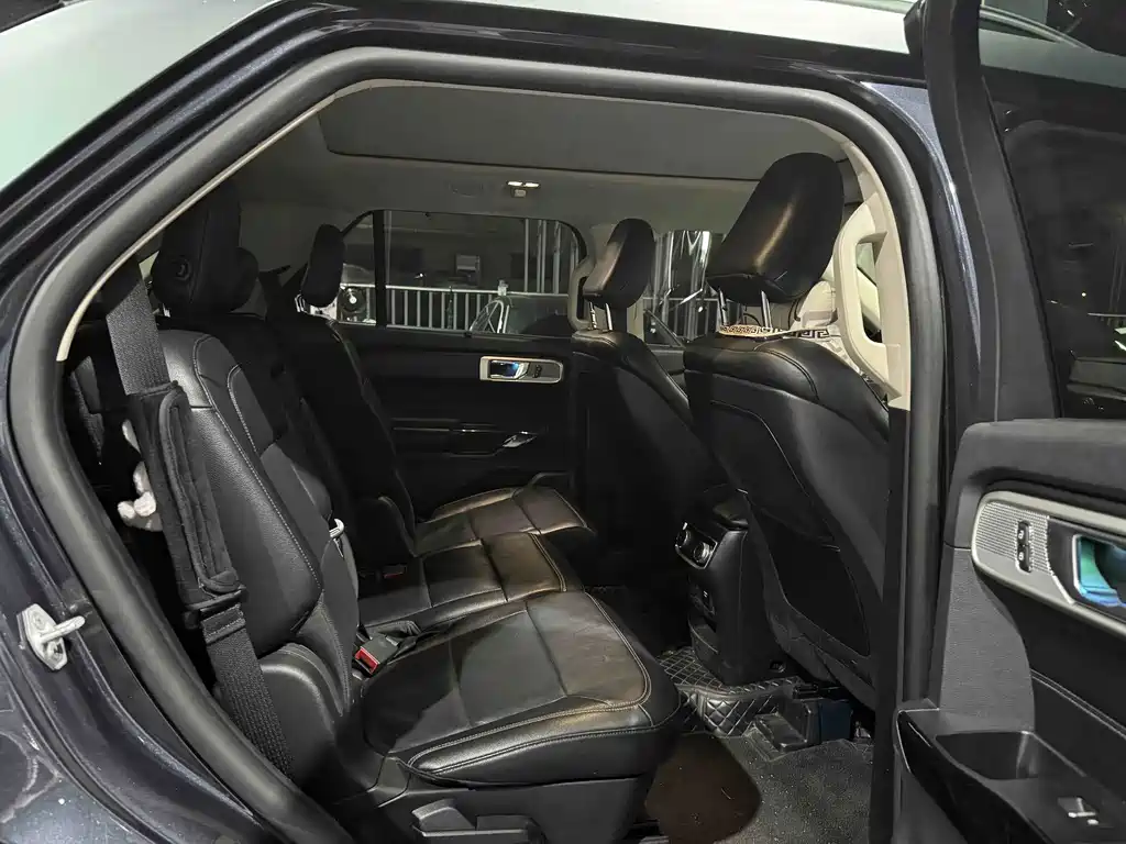Ford Explorer — миниатюра 13