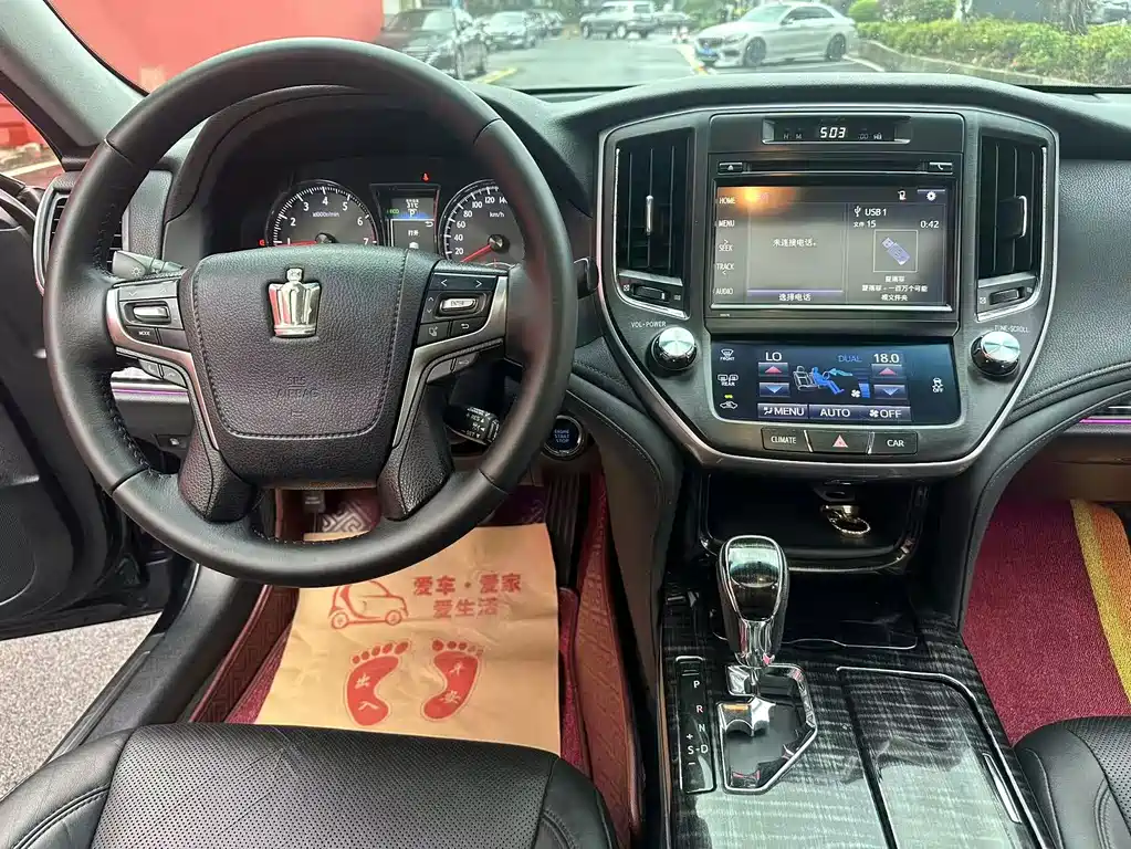 Toyota Crown — миниатюра 12