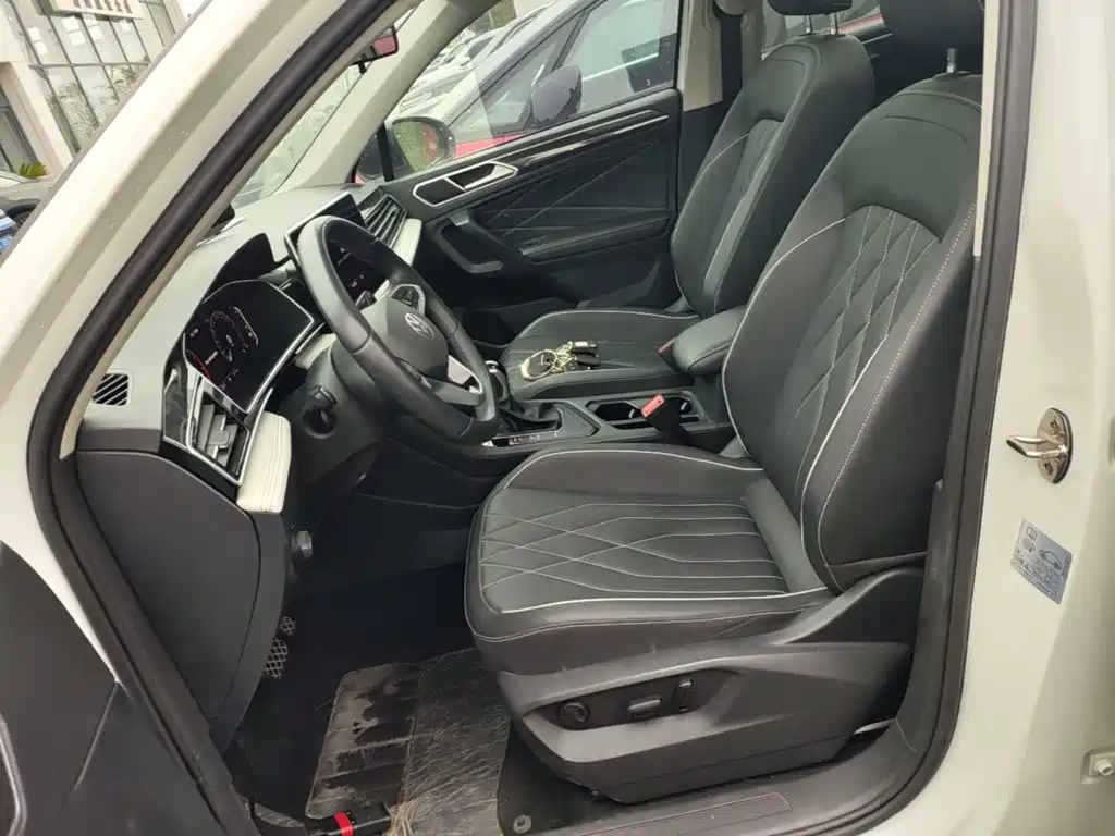 Volkswagen Tiguan L — миниатюра 15