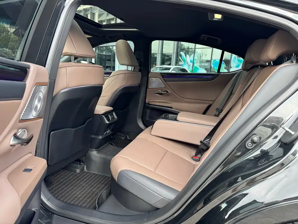 Lexus ES — миниатюра 9