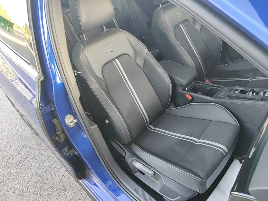 Volkswagen Golf — миниатюра 25